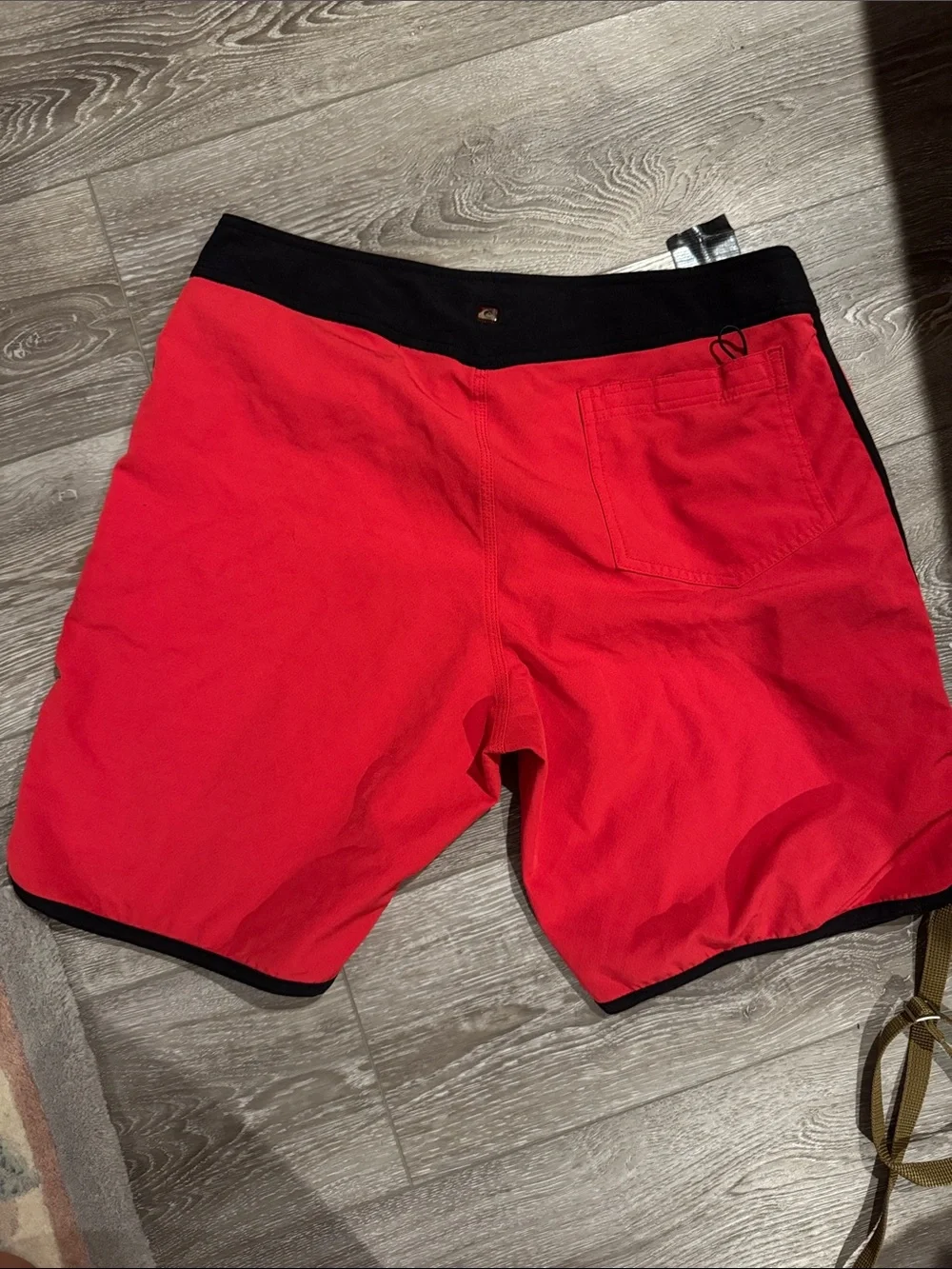 ✨✨5 for $15 or 10 for $20✨✨ Quiksilver Men’s Red Swim Boardshorts with Black Wa